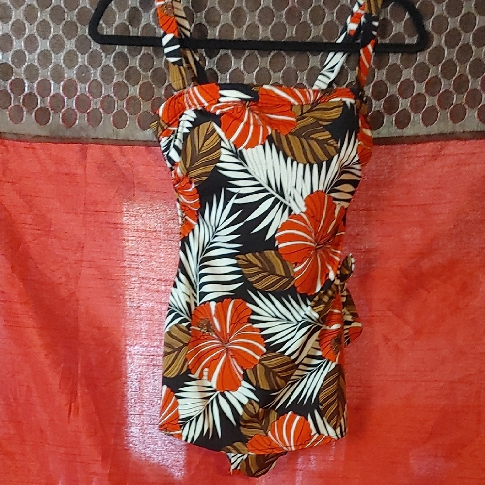 Paradise Bay Tropical Floral Swimsuit Sz 10